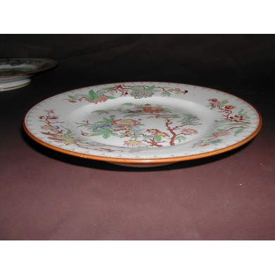 Assiette sur pieds diamètre 21.9 cm Sarreguemines n°252 Assiette sur pieds diamètre 21.9 cm Sarreguemines n°252