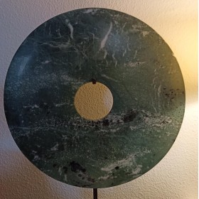 Autres produits antiquit&eacute; ou brocante : Grand Disque Bi Chinois en Pierre - 40cm